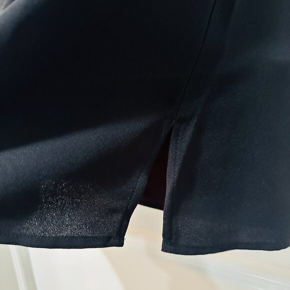 Ann Taylor Sleeveless Black Top w/Keyhole Front, Size M (NWOT) - Picture 6 of 9